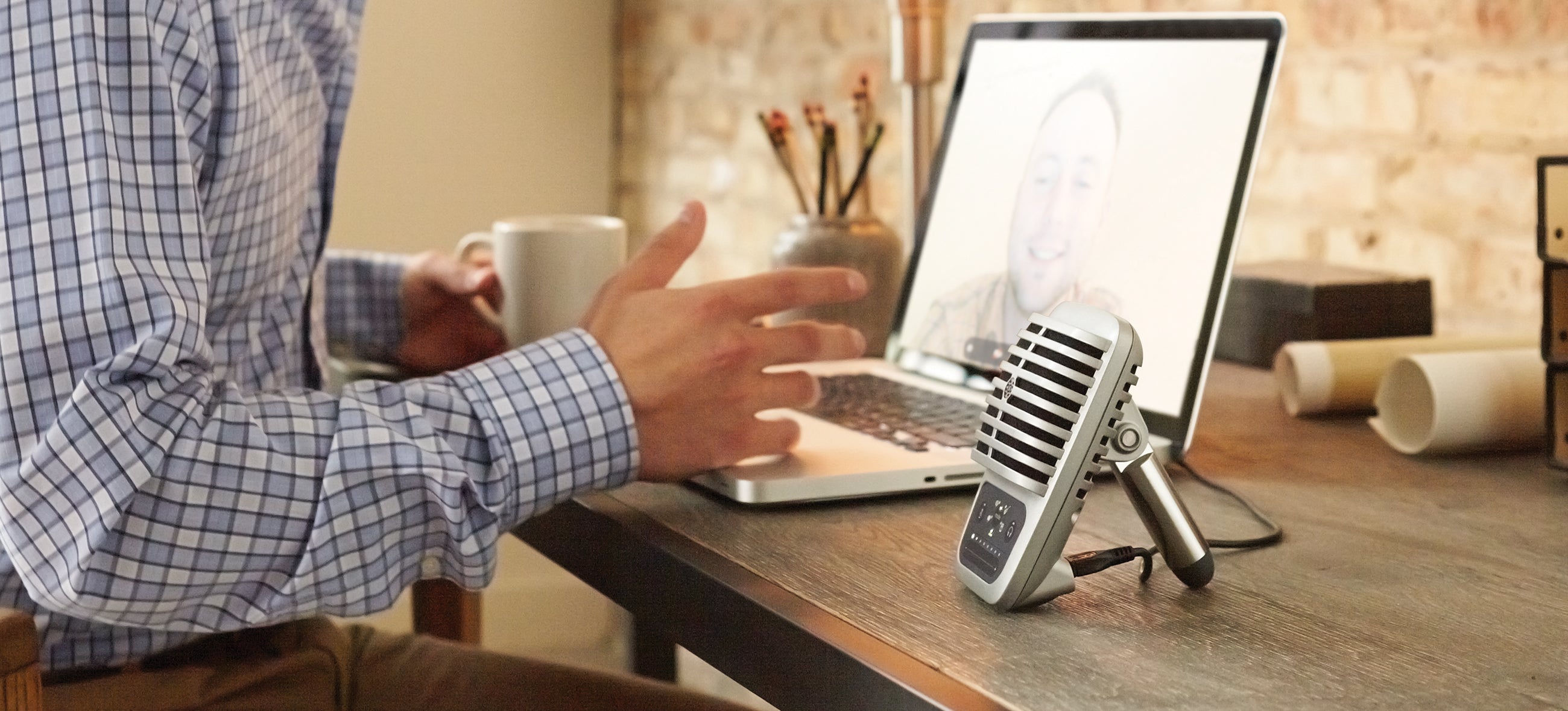 Shure MV51 Large Diaphragm USB/Lightning Condenser Microphone for iOS/PC