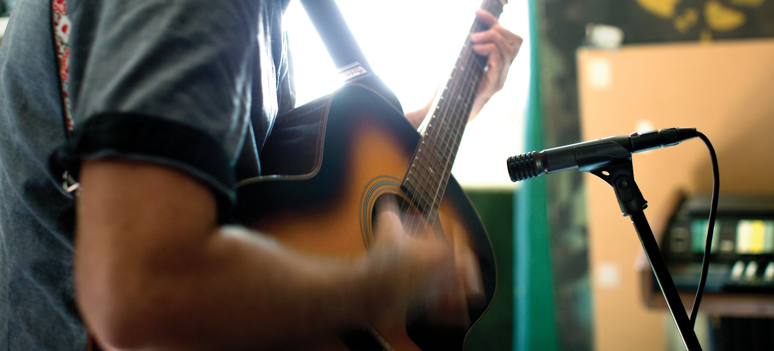 Shure PGA81 Cardioid Condenser Instrument Microphone for Acoustic Performance & Recording